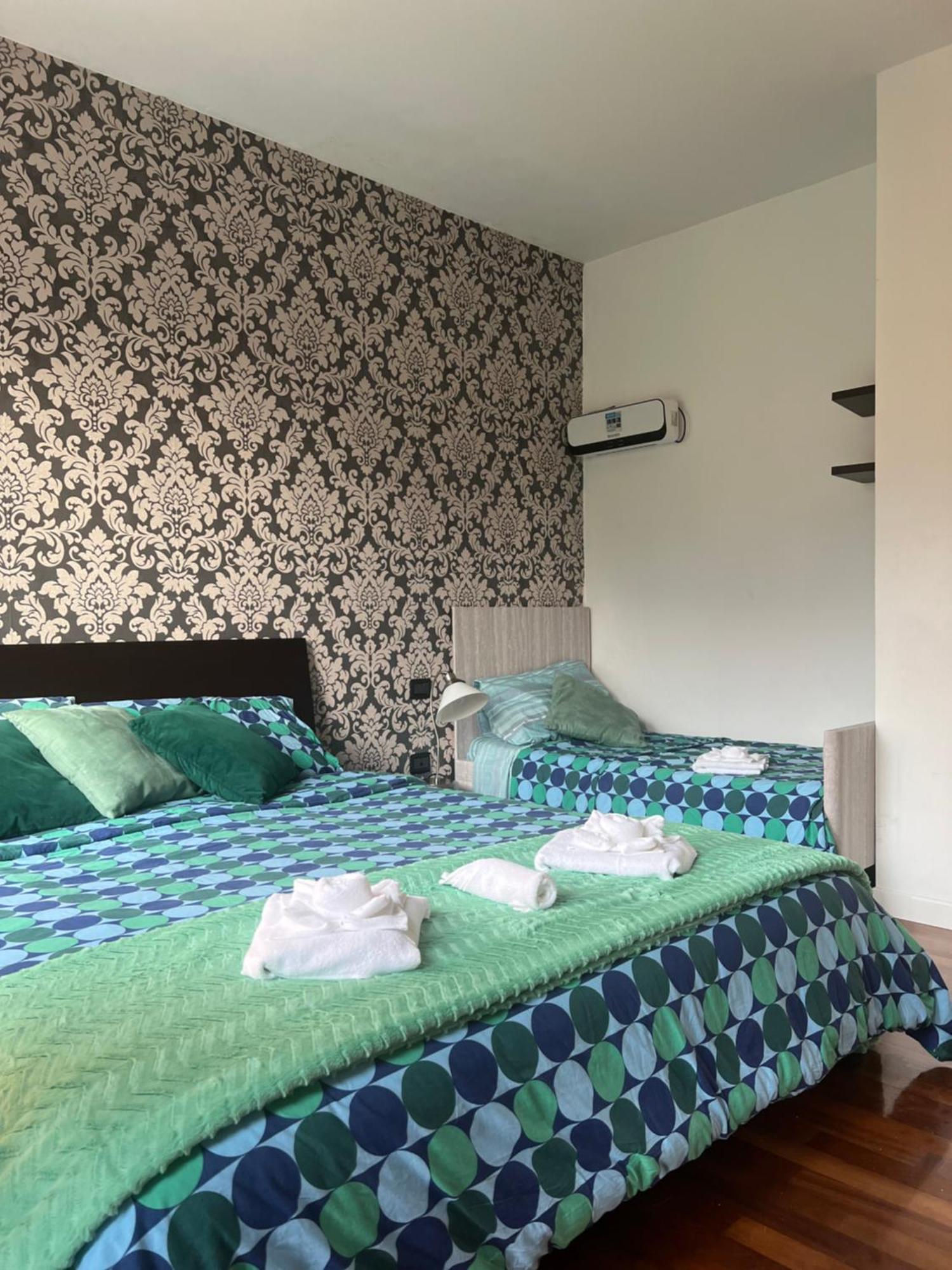 B&B Resilienza - Camera Privata Con Bagno Lecco Ngoại thất bức ảnh