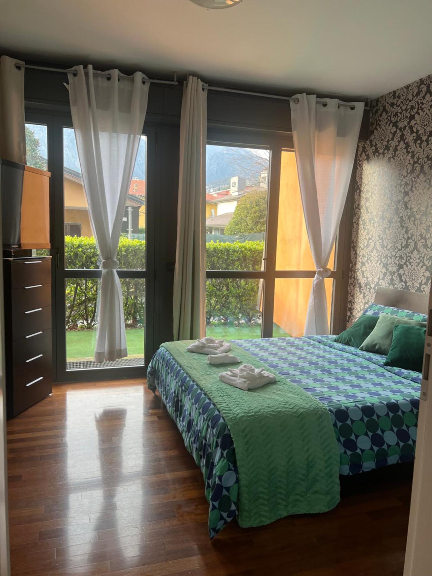 B&B Resilienza - Camera Privata Con Bagno Lecco Ngoại thất bức ảnh
